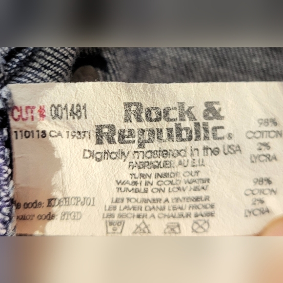 Rock &:Republic Dark Blue Jeans w/chain Details On Pockets- Size 30 Waist - Picture 4 of 13